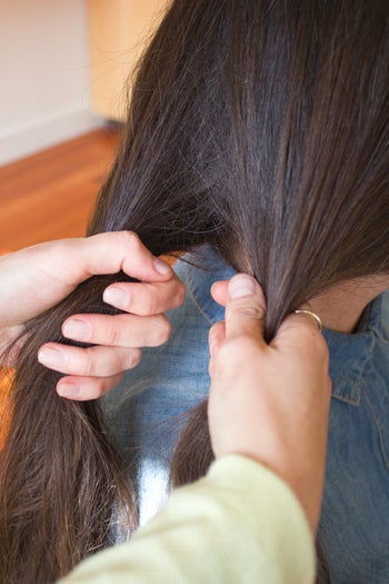 11_Messy Bun Step 2