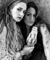 Jessa Jemima & Sis Model For Suzannah Wainhouse's New Jewelry Collection op
