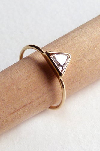 Artemer-Trillion-Diamond-Ring_Artemer-Etsy_720