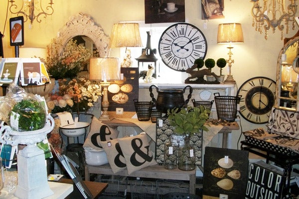 Floras-Feathered-Nest_3
