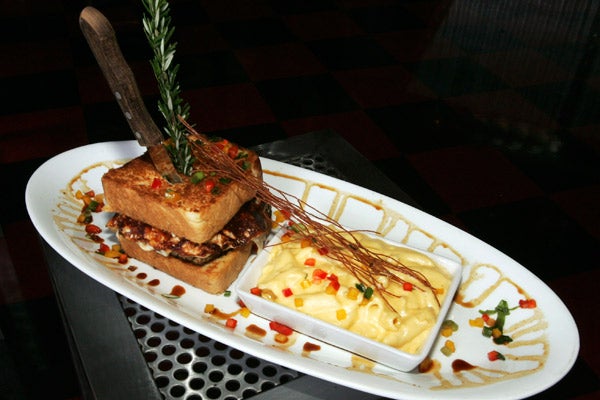 12_Hash-House-a-Go-Go-Meatloaf-Sandwich