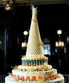 Grab A Slice Of Paris In S.F. With This Supersized Macaroon Cake opener