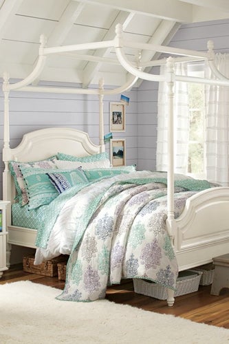 Coraline-Canopy-Bed