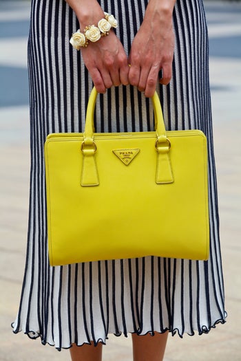 Gina-Ortega_blogger-and-stylist_prada-bag_refinery29-22_Crystal-Schreiner
