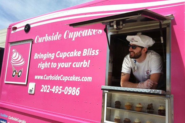 FoodTrucks_CurbsideCupcakes2slide