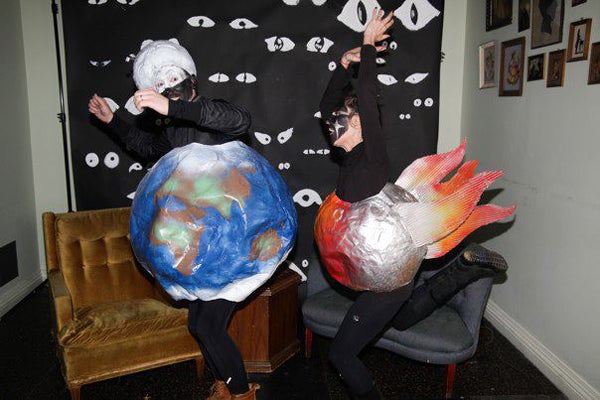 sam-and-shira_-planet-and-comet