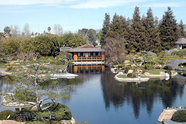 15_16_the-japanese-garden-1