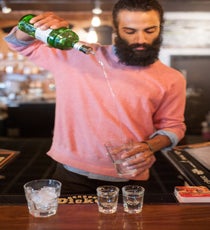 08_R29_Bartenders_SF-80