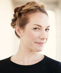 4 DIY Hairstyles That Take Unwashed Hair To The Next Level opener(16)