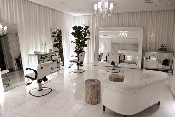 Robert_Vetica_Salon-CUT