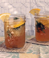 Weekend Buzz: Rooftop Yoga, Perfect Prints, & DIY Drinks o