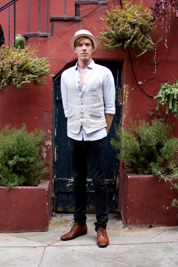 09_matt-sala---guy-stalking-final-hi-res-755
