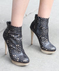 Spring Shoe Stalking In 14 Inspiring Snaps opener