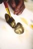 hot to decorate a cake