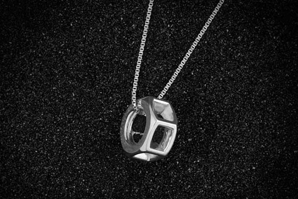 Oversized-Cut-Away-Wing-Nut-Necklace