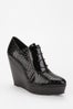 Deena-Ozzy-Croc-Laceup_Urban-Out_69