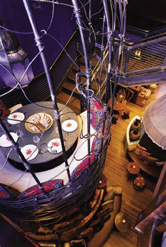 Mie-N-Yu-birdcage-viewslide