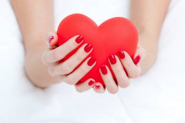 red-nailpolish valentines nailbar horizontal edit